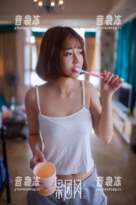 果团网-萌神妹妹 果团网 - 她又来了!高清图集里的“萌神妹妹”,这泳装造型简直可爱到让人无力反驳。