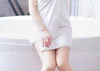果团网 – 黄歆苑的套装写真，多赚个点击，来吧，别犹豫，下载！