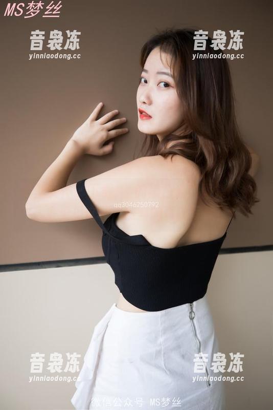 梦丝女神 - 下载玥玥的黑色迷人图集，快来见见这种‘黑’的真实写照！