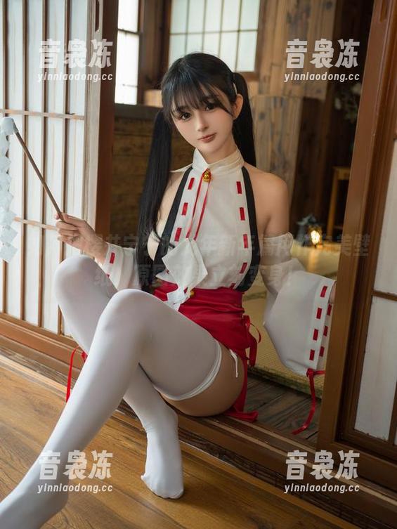 如何把樱井宁宁的龙年新年篇用作完美壁纸，原图效果立刻变身！