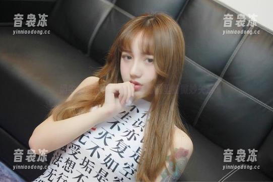 奶牛与洛丽塔大哥：私房图里的微妙关系