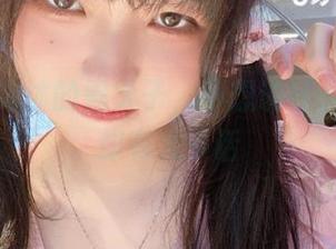 看炸酱沐沐的黑太子，不想说什么，心里却有太多话
