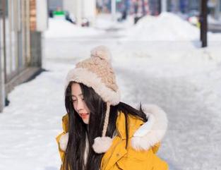 爱蜜社 – 免费连体衣照片，Abby李雅带来的不仅是布料，还有…没法形容的惊艳。