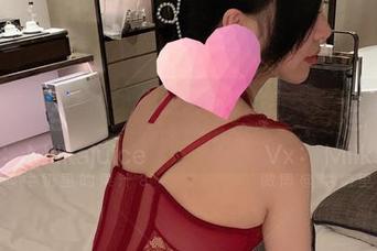 微密圈 – 吊带和牛奶里的果汁碰撞出来的高清图包，灵魂在游离中……
