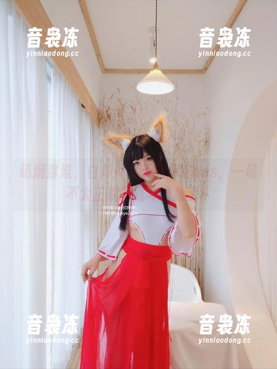 硝烟弥漫，白烨烨女王指挥官cos，一场不太正规的战斗开始了！