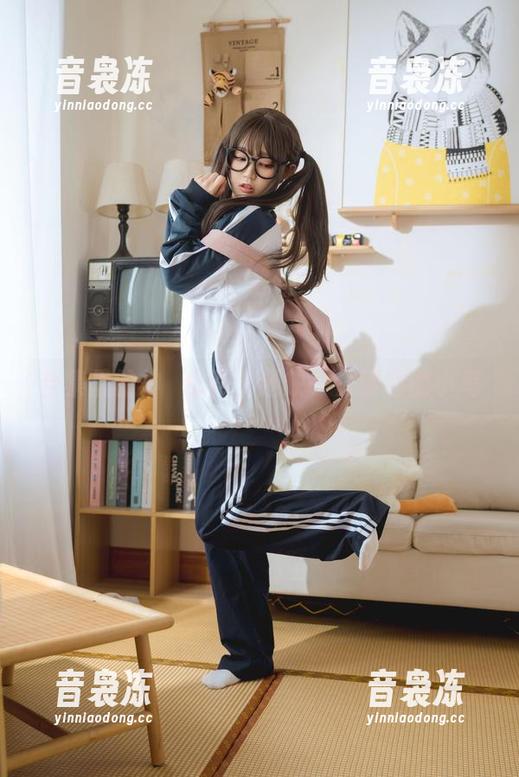 合集里的神沢永莉，还缺一只镂空的小鸟