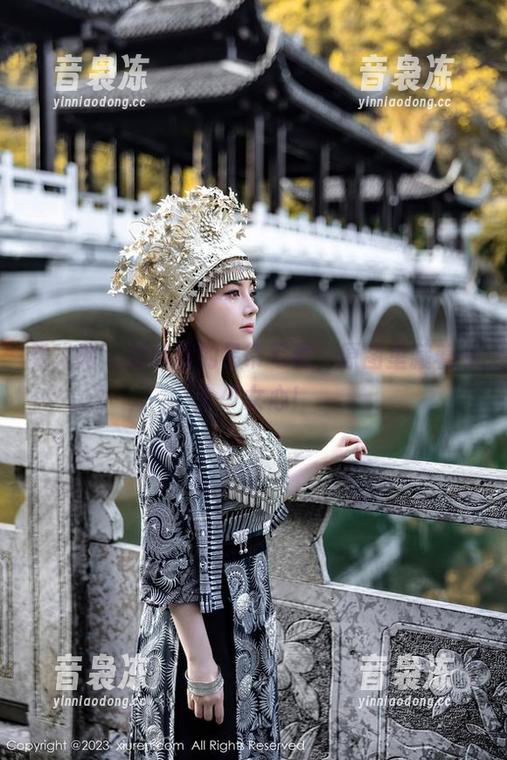 秀人网 - 刘婷婷的吊带写真，原图里藏着一个少女心！