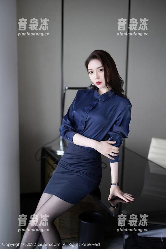 秀人网 - 周慕汐baby的“裸足”图片——随便一看，像极了加了滤镜的日常。