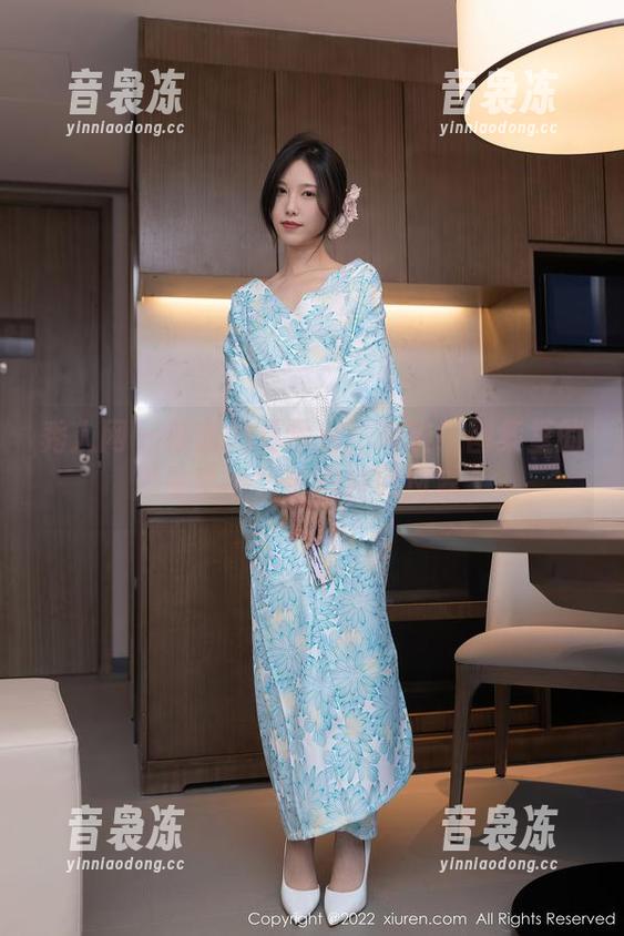 秀人网-夏雪爱 秀人网 - 校服的夏雪爱,来啦!图集里的“无圣光”堪称校园风暴。