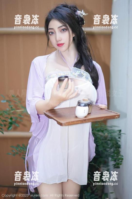 秀人网-小尤奈 秀人网 - 小尤奈的新炫酷照片,谁说女王不能玩自拍?