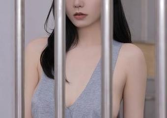 秀人网 – 网袜图包之李可儿，谁能抵挡这样令人侧目的诱惑呢？