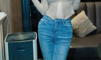 秀人网 – 为啥网盘里油田溪溪的毛衣写真让我嗅到一丝压力？