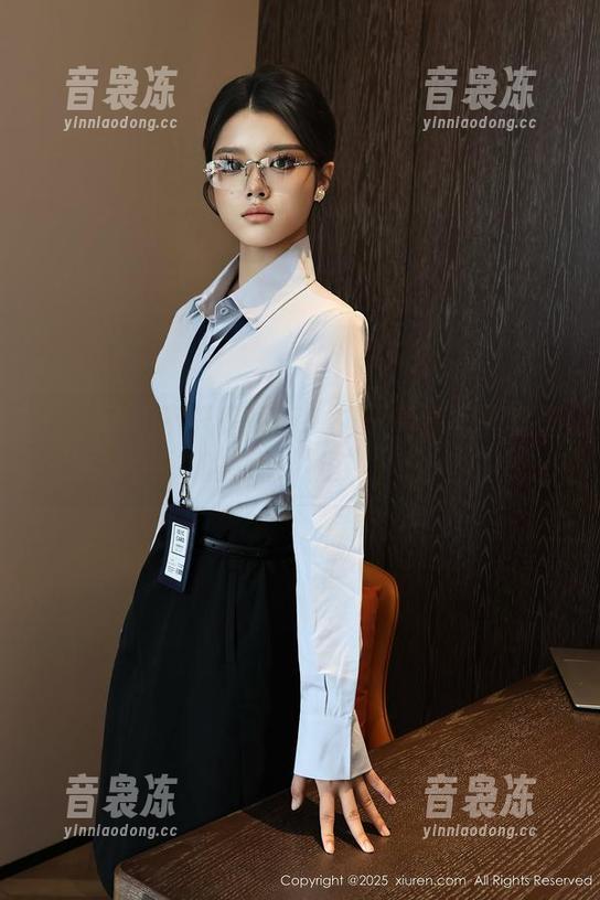 秀人网-玄子 秀人网 - 不只是短裤:玄子高清写真集里的那个“炫”!