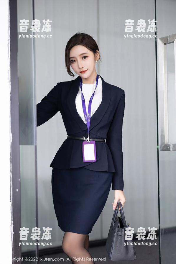 秀人网-王俪丁呀 秀人网 - 王俪丁呀:短裤合集,简直是给腿一个“画外音”