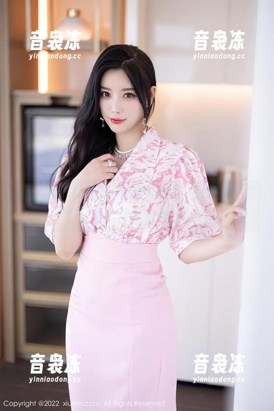 秀人网-王雅姗 秀人网 - 原图与合集的对峙:王雅姗,今日你变得更女神了!