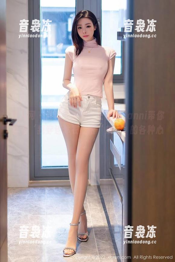 秀人网 - 连体衣套图，王馨瑶Yanni带你盘点‘我穿连体衣就很‘放飞’的各种心态‘