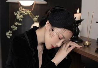 秀人网 – 在线瑶啊摇的瑶的豹纹探险，原图无滤镜，直接深入！