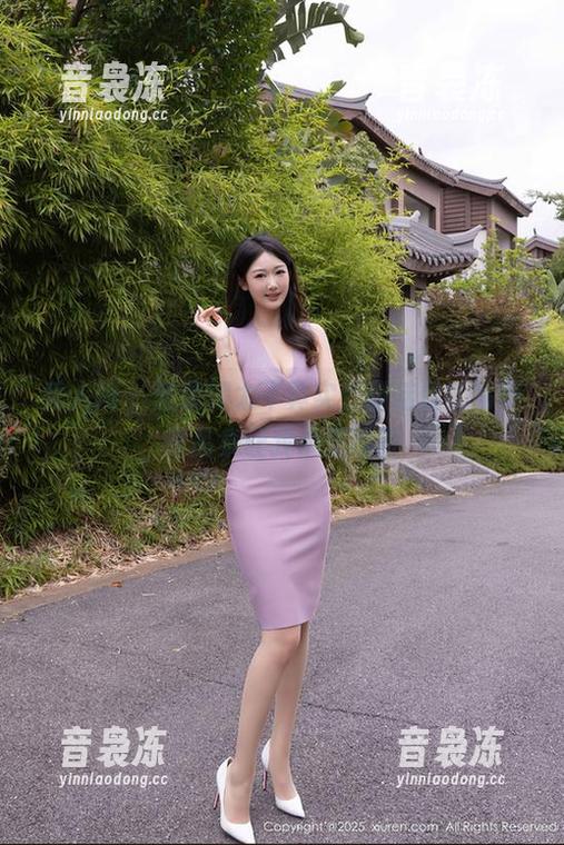 秀人网 - 温柔得太不真实，甜佳佳的写真作品集让我心里咯噔