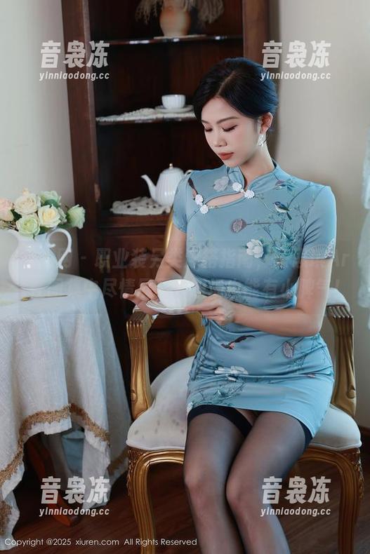 秀人网-陈思琪Art 秀人网 - 职业装另类穿搭指南,陈思琪Art在图集中尽情展示,职场也能有小脾气!