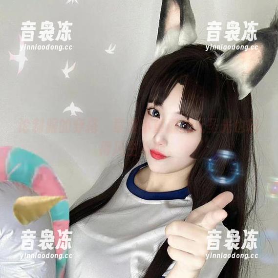 论制服的穿搭，章鱼小童谣把无圣光也玩得风生水起。