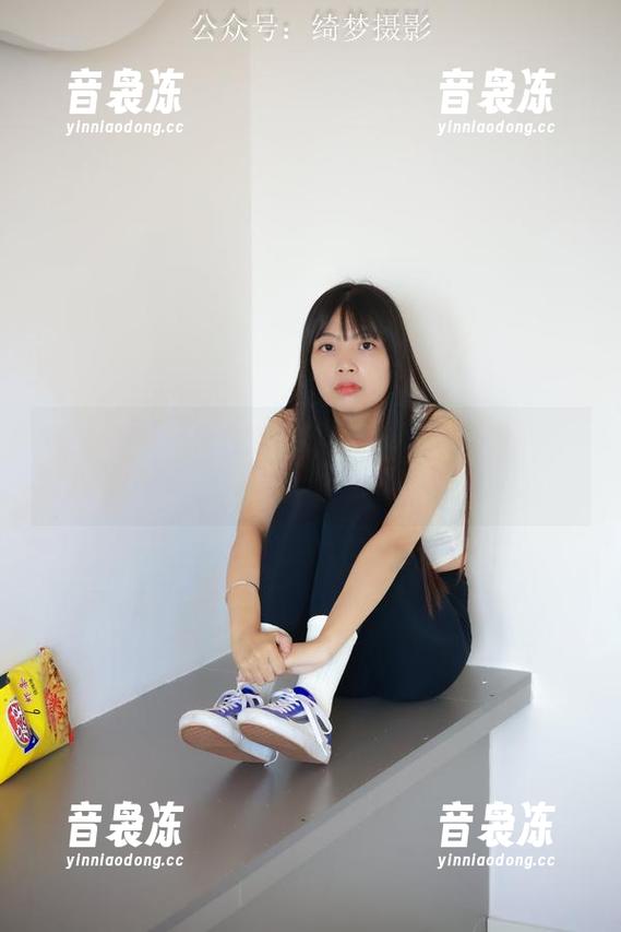 绮梦摄影 - 章章的高清透明图册让我想到了古早款的窗帘，你也不会想到吧？