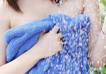 美媛馆 – 制服写真大串联：许诺Sabrina的资源是个‘黑洞’！