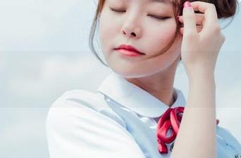 菠萝社 – 柳侑绮Sevenbaby在教室里，原图里的学习气息能不能再淡一点啊？