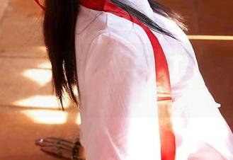 蜜桃社 – 真希再现：丝袜与高清的微妙联系