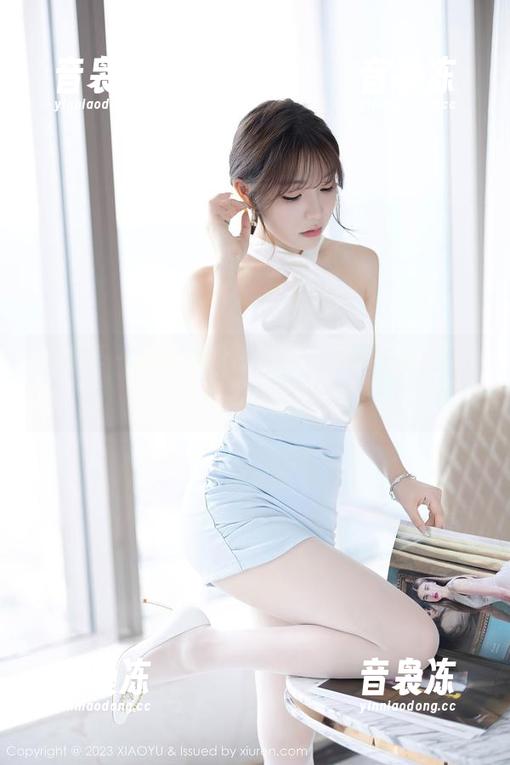 语画界 - 秘书身份的微妙，金纯一的美图让人又爱又恨。