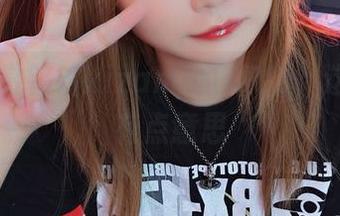 免费欣赏铭铭kizami的VR装，这照片…有点意思