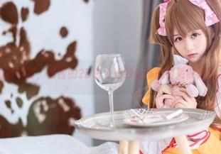 免费拍写真，镜酱的2B白色婚纱让你想替她收婚纱费！