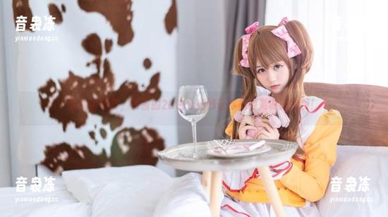 镜酱 免费拍写真,镜酱的2B白色婚纱让你想替她收婚纱费!